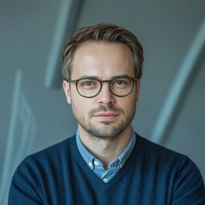 Helmi Ikonen: Gambling Head Editor